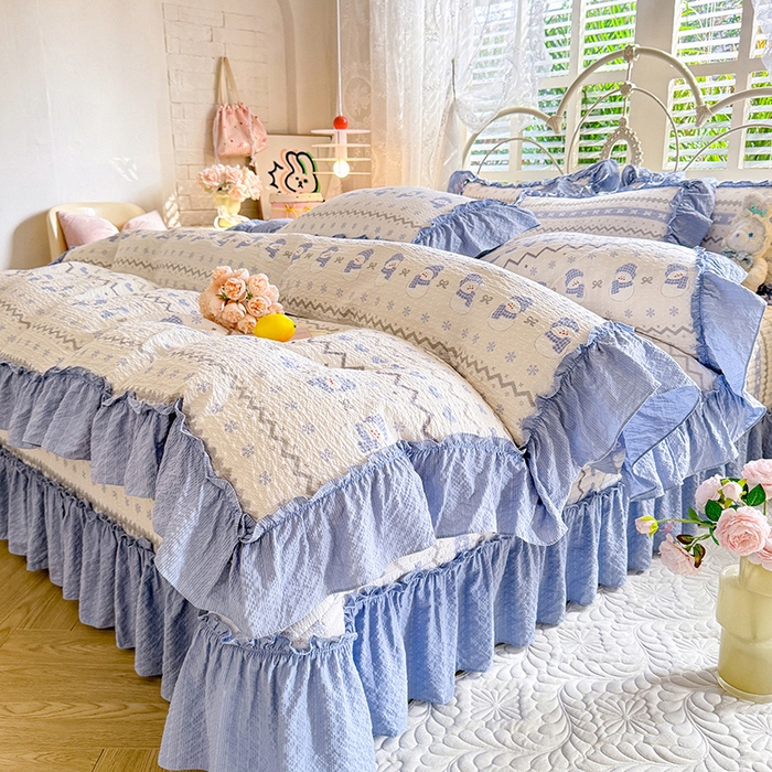 91家纺网 家纺一手货源 找家纺 韩约家纺 2026新款法式大花边泡芙棉床盖款被套四件套 蓝星人