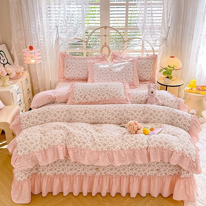 91家纺网 家纺一手货源 找家纺 韩约家纺 2026新款法式大花边泡芙棉床盖款被套四件套 花涧