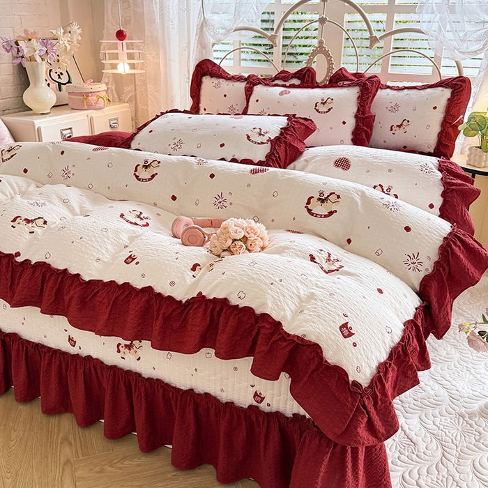 91家纺网 家纺一手货源 找家纺 韩约家纺 2026新款法式大花边泡芙棉床盖款被套四件套 马上鸿运