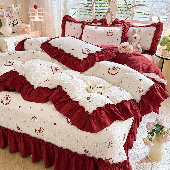 91家纺网 家纺一手货源 找家纺 韩约家纺 2026新款法式大花边泡芙棉床盖款被套四件套 马上鸿运