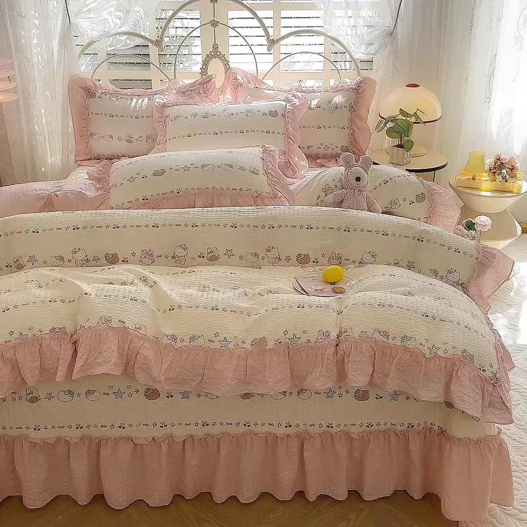 91家纺网 家纺一手货源 找家纺 韩约家纺 2026新款法式大花边泡芙棉床盖款被套四件套 甜心kitty
