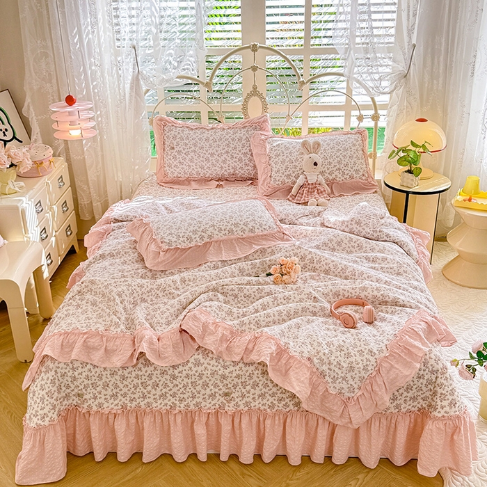 91家纺网 家纺一手货源 找家纺 韩约家纺 2026新款法式大花边泡芙棉床盖款夏被夏凉被空调被四件套 花涧