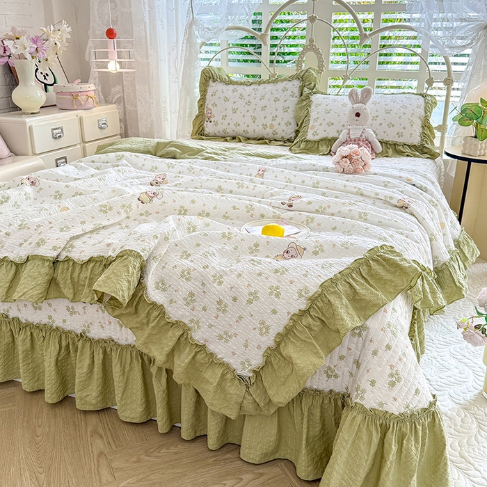 91家纺网 家纺一手货源 找家纺 韩约家纺 2026新款法式大花边泡芙棉床盖款夏被夏凉被空调被四件套 摩卡人生