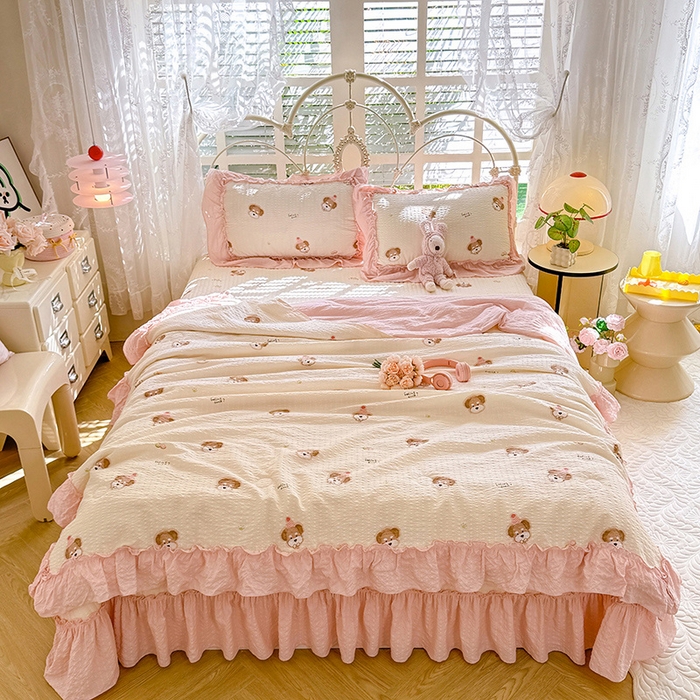 91家纺网 家纺一手货源 找家纺 韩约家纺 2026新款法式大花边泡芙棉床盖款夏被夏凉被空调被四件套 呆萌熊宝