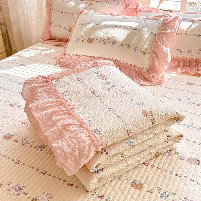 91家纺网 家纺一手货源 找家纺 韩约家纺 2026新款法式大花边泡芙棉床盖款夏被夏凉被空调被四件套 甜心kitty