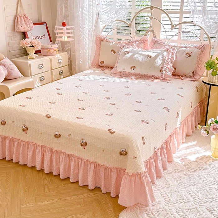 91家纺网 家纺一手货源 找家纺 韩约家纺 2026新款法式大花边泡芙棉床盖款夏被夏凉被空调被四件套 呆萌熊宝