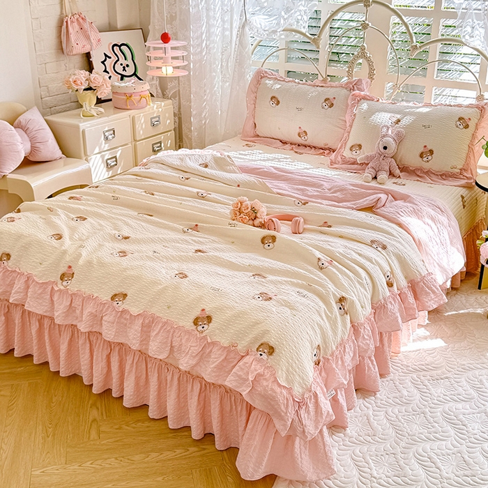 91家纺网 家纺一手货源 找家纺 韩约家纺 2026新款法式大花边泡芙棉床盖款夏被夏凉被空调被四件套 呆萌熊宝