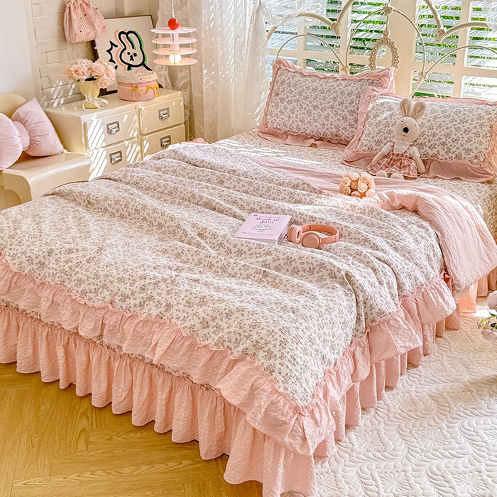 91家纺网 家纺一手货源 找家纺 韩约家纺 2026新款法式大花边泡芙棉床盖款夏被夏凉被空调被四件套 花涧