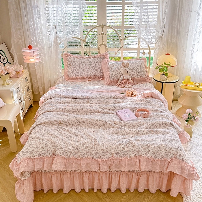 91家纺网 家纺一手货源 找家纺 韩约家纺 2026新款法式大花边泡芙棉床盖款夏被夏凉被空调被四件套 花涧