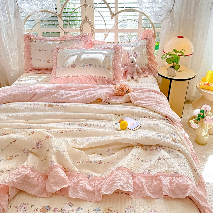 91家纺网 家纺一手货源 找家纺 韩约家纺 2026新款法式大花边泡芙棉床盖款夏被夏凉被空调被四件套 甜心kitty