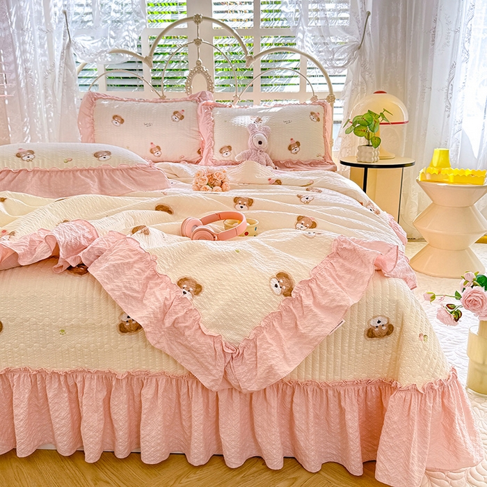 91家纺网 家纺一手货源 找家纺 韩约家纺 2026新款法式大花边泡芙棉床盖款夏被夏凉被空调被四件套 呆萌熊宝