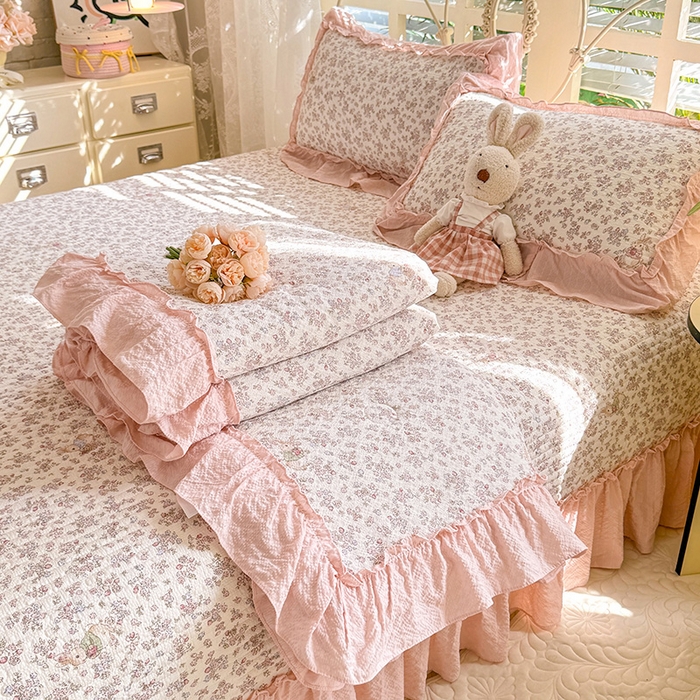 91家纺网 家纺一手货源 找家纺 韩约家纺 2026新款法式大花边泡芙棉床盖款夏被夏凉被空调被四件套 花涧