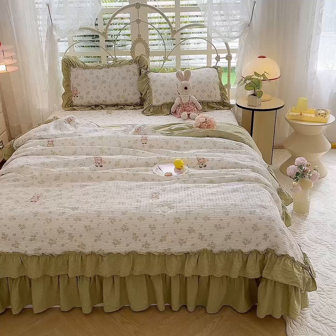 91家纺网 家纺一手货源 找家纺 韩约家纺 2026新款法式大花边泡芙棉床盖款夏被夏凉被空调被四件套 摩卡人生