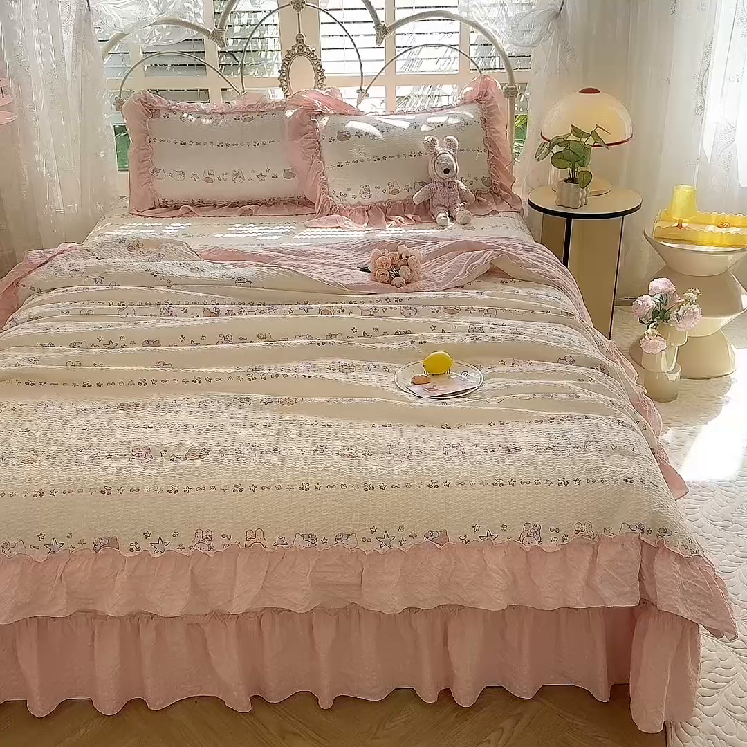 91家纺网 家纺一手货源 找家纺 韩约家纺 2026新款法式大花边泡芙棉床盖款夏被夏凉被空调被四件套 甜心kitty