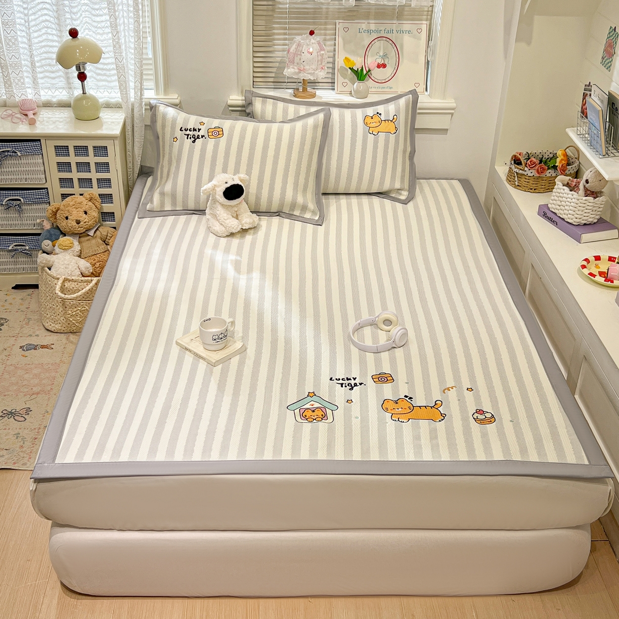 91家纺网 家纺一手货源 找家纺 川悦生活 2026新款凉感提花绣花豆豆席 吉祥奶虎