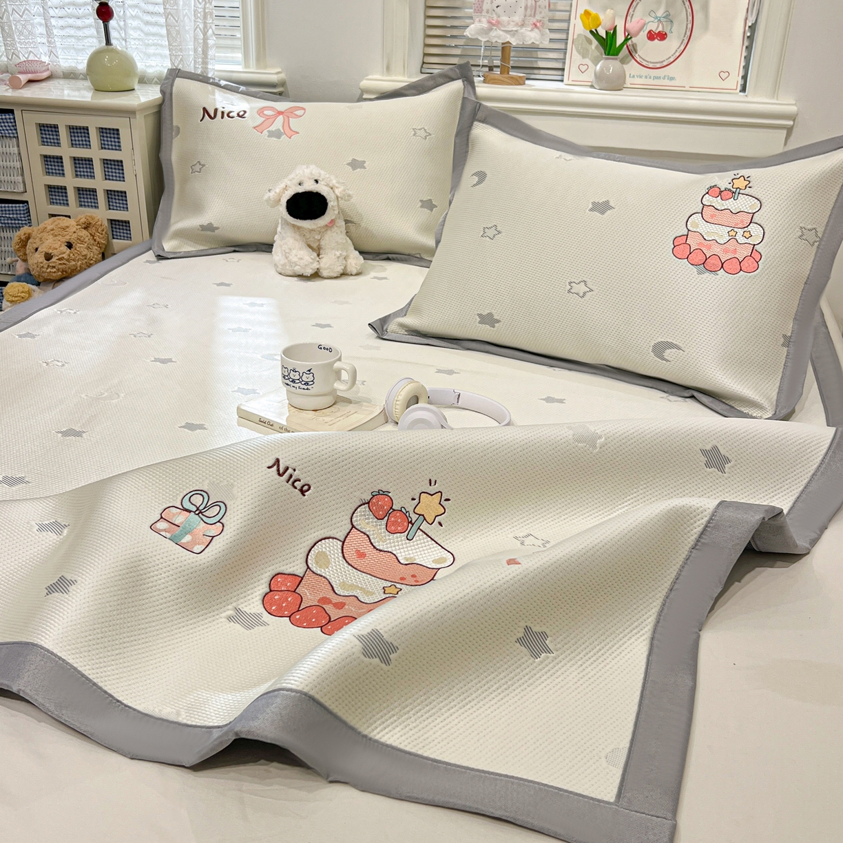 91家纺网 家纺一手货源 找家纺 川悦生活 2026新款凉感提花绣花豆豆席 奶油草莓