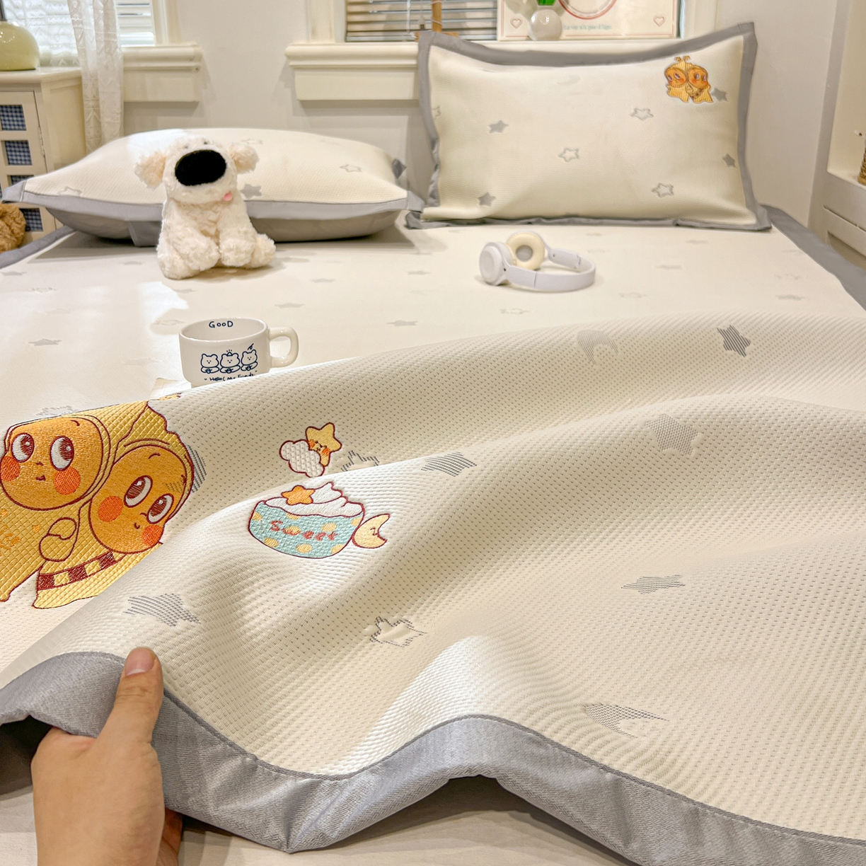 91家纺网 家纺一手货源 找家纺 川悦生活 2026新款凉感提花绣花豆豆席 星仔派对