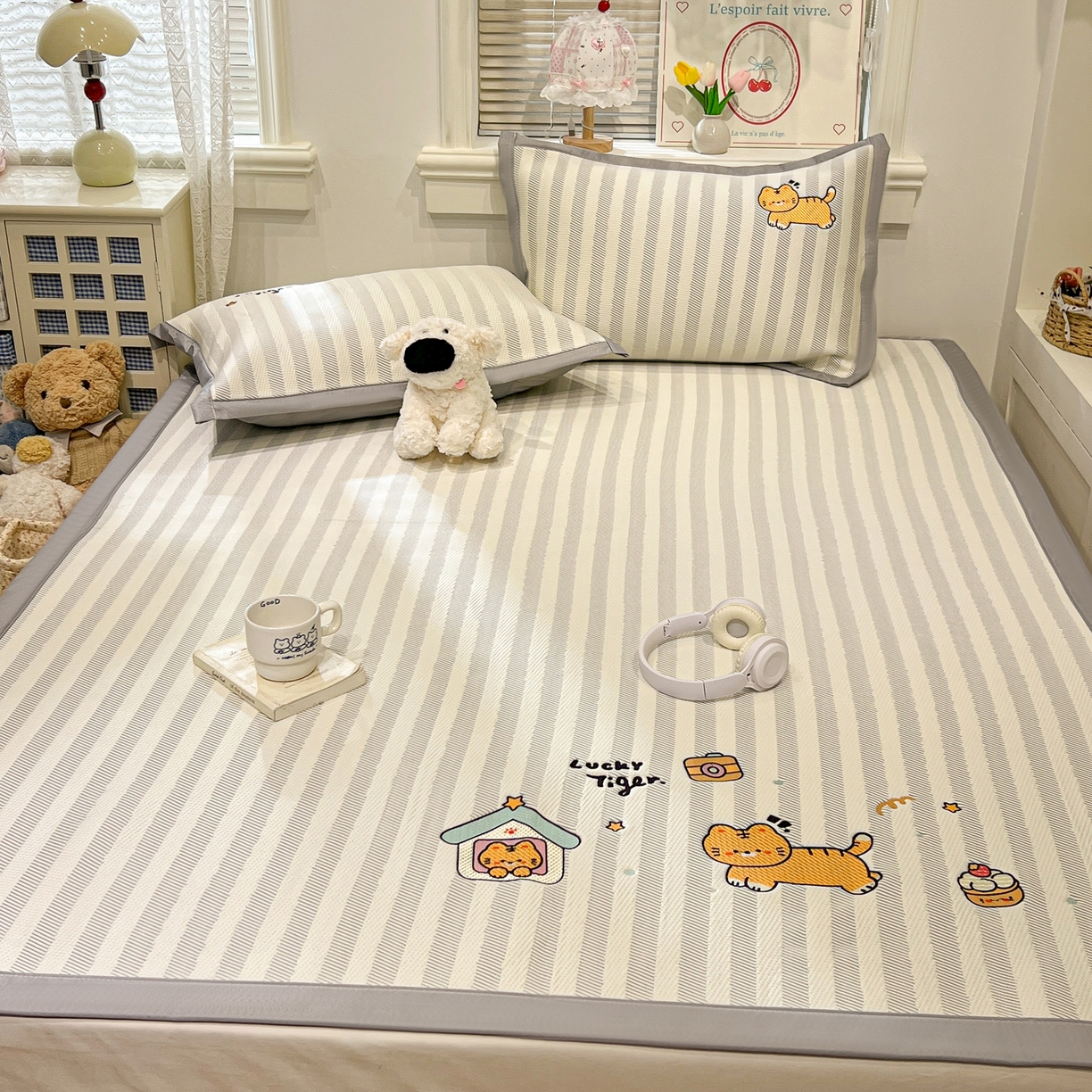 91家纺网 家纺一手货源 找家纺 川悦生活 2026新款凉感提花绣花豆豆席 吉祥奶虎