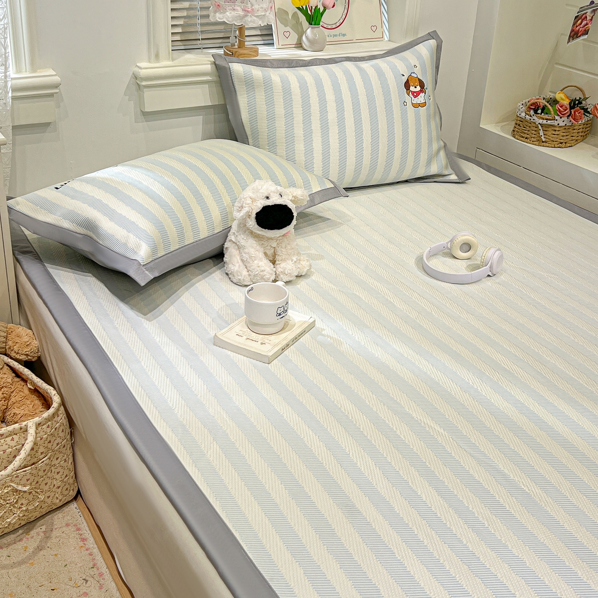 91家纺网 家纺一手货源 找家纺 川悦生活 2026新款凉感提花绣花豆豆席 快乐仔仔