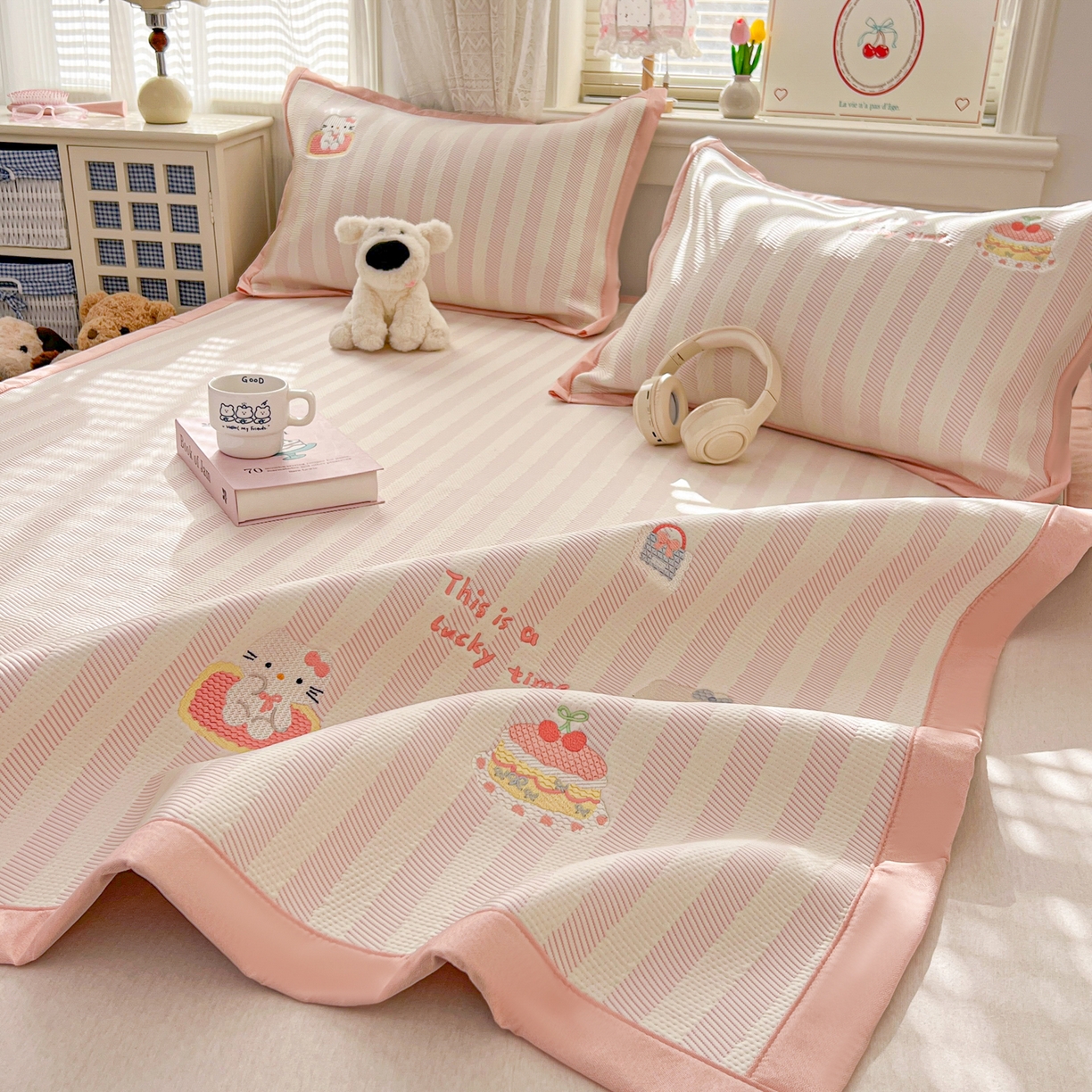 91家纺网 家纺一手货源 找家纺 川悦生活 2026新款凉感提花绣花豆豆席 奶油甜心