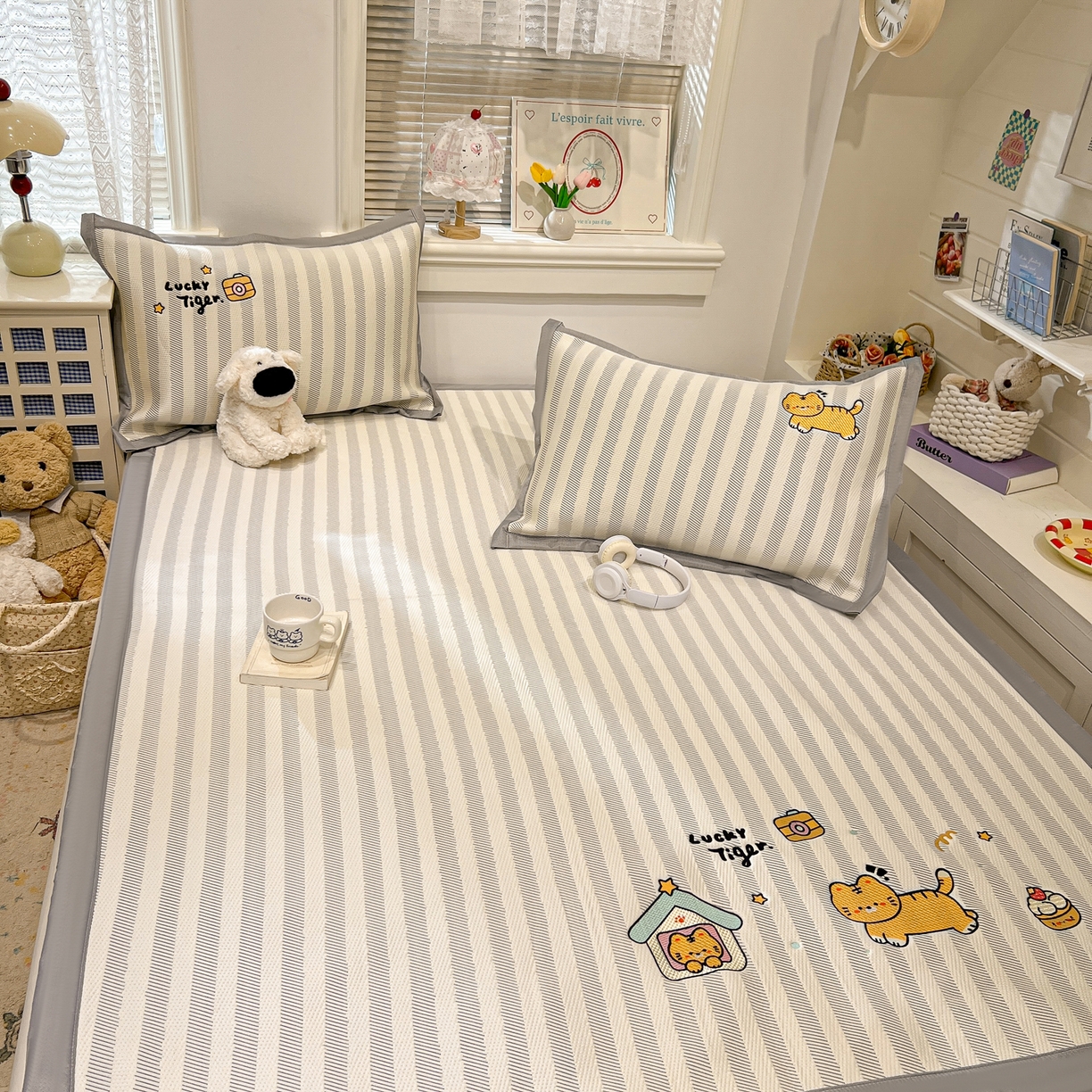 91家纺网 家纺一手货源 找家纺 川悦生活 2026新款凉感提花绣花豆豆席 吉祥奶虎