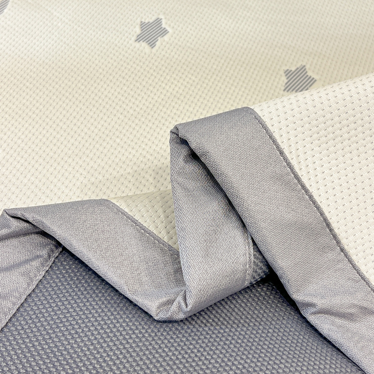 91家纺网 家纺一手货源 找家纺 川悦生活 2026新款凉感提花绣花豆豆席 奶油草莓