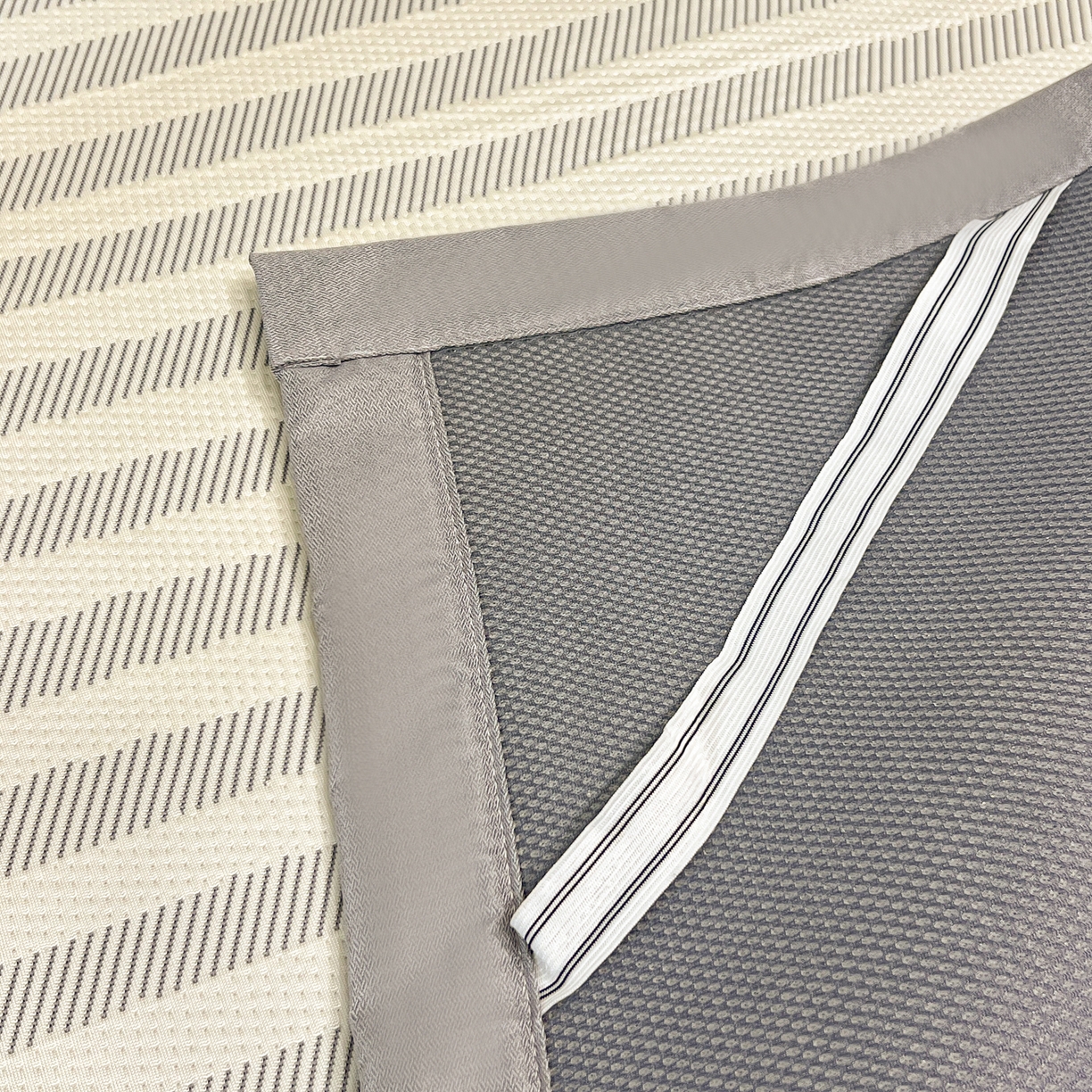 91家纺网 家纺一手货源 找家纺 川悦生活 2026新款凉感提花绣花豆豆席 吉祥奶虎