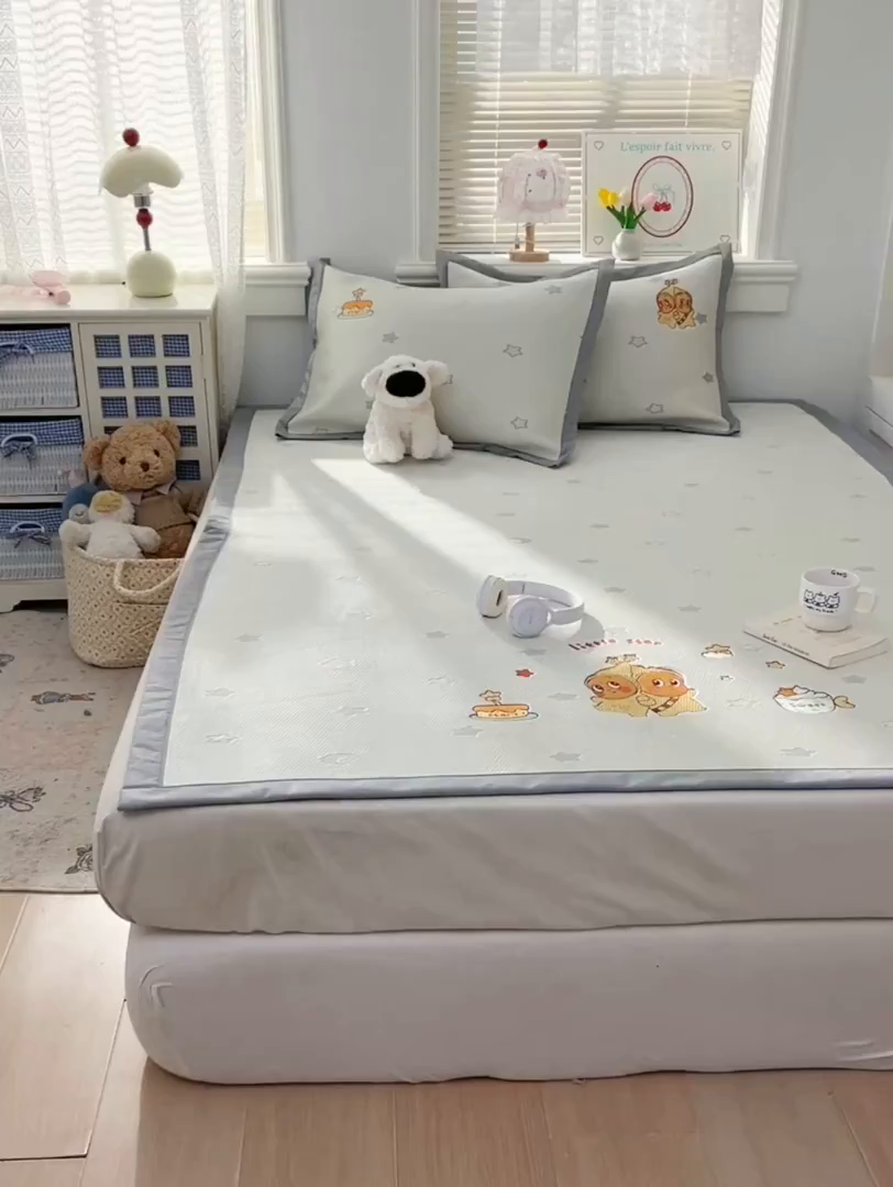 91家纺网 家纺一手货源 找家纺 川悦生活 2026新款凉感提花绣花豆豆席 星仔派对