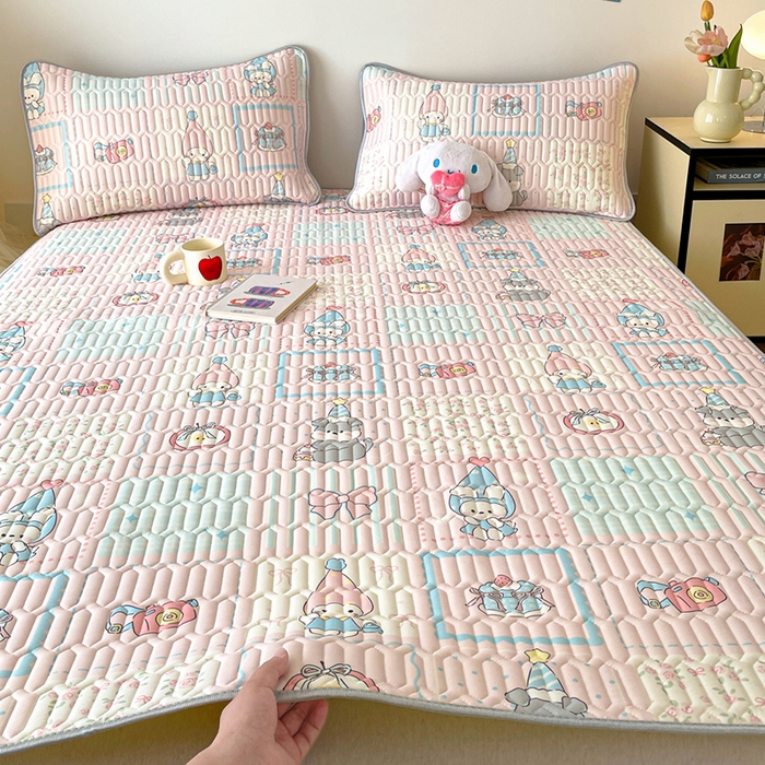 91家纺网 家纺一手货源 找家纺 沐慕 2026新款小清新凉感丝乳胶凉席三件套 粉格帽宠