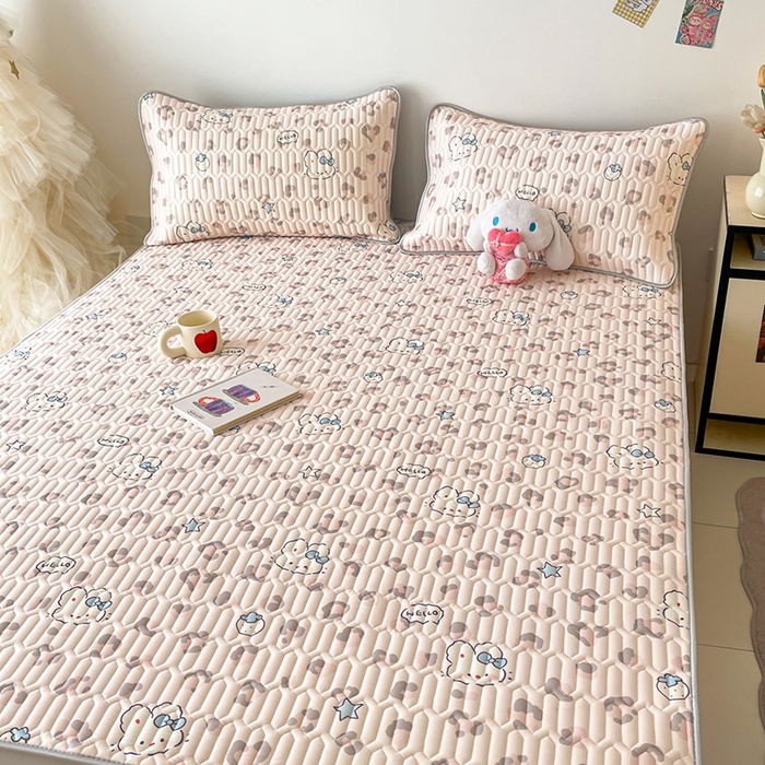 91家纺网 家纺一手货源 找家纺 沐慕 2026新款小清新凉感丝乳胶凉席三件套 豹纹小兔