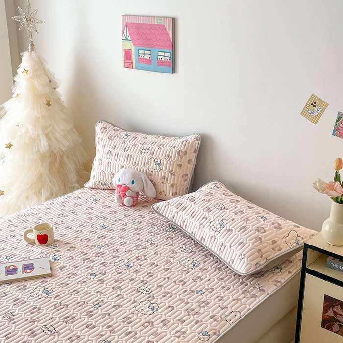 91家纺网 家纺一手货源 找家纺 沐慕 2026新款小清新凉感丝乳胶凉席三件套 豹纹小兔