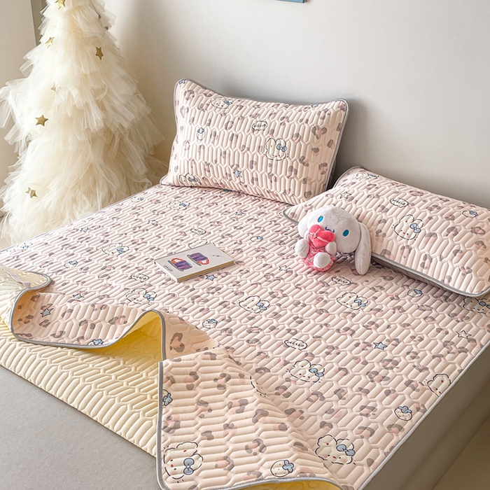 91家纺网 家纺一手货源 找家纺 沐慕 2026新款小清新凉感丝乳胶凉席三件套 豹纹小兔