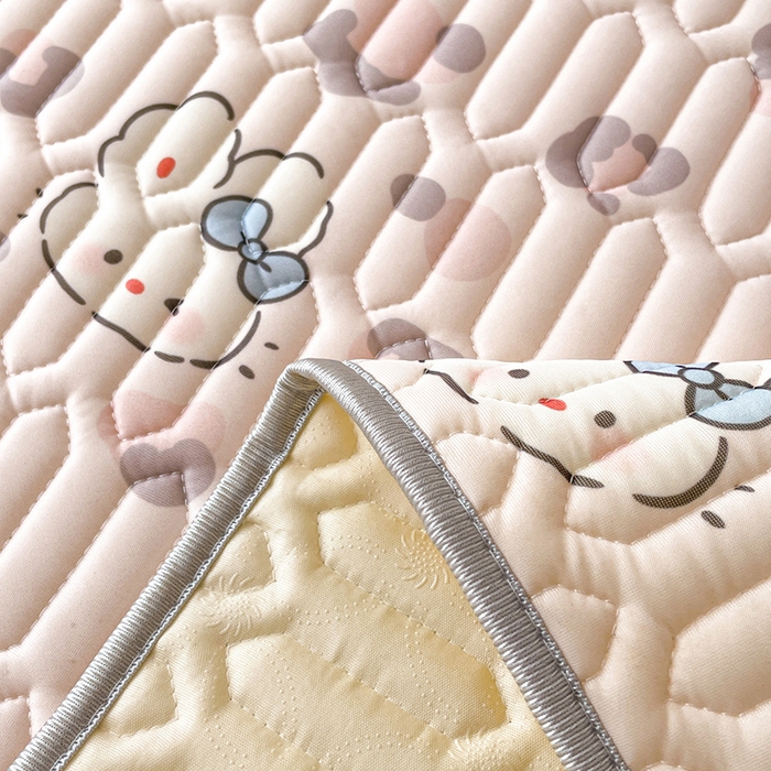 91家纺网 家纺一手货源 找家纺 沐慕 2026新款小清新凉感丝乳胶凉席三件套 豹纹小兔