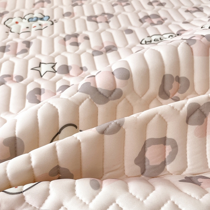 91家纺网 家纺一手货源 找家纺 沐慕 2026新款小清新凉感丝乳胶凉席三件套 豹纹小兔