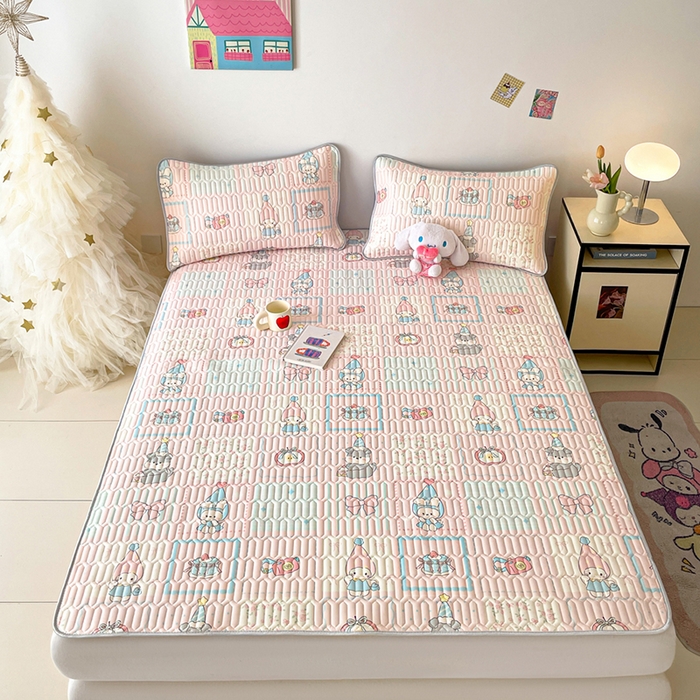 91家纺网 家纺一手货源 找家纺 沐慕 2026新款小清新凉感丝乳胶凉席三件套 粉格帽宠