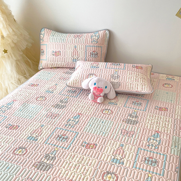 91家纺网 家纺一手货源 找家纺 沐慕 2026新款小清新凉感丝乳胶凉席三件套 粉格帽宠