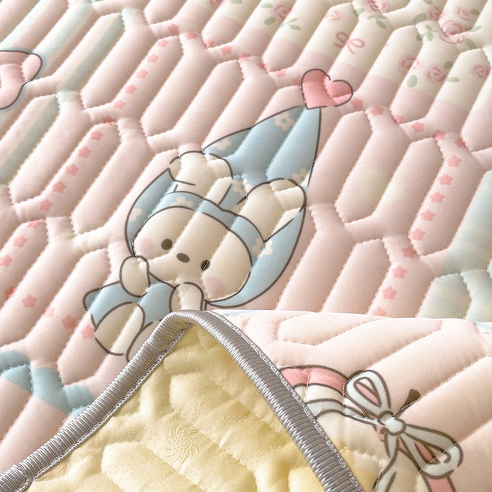 91家纺网 家纺一手货源 找家纺 沐慕 2026新款小清新凉感丝乳胶凉席三件套 粉格帽宠