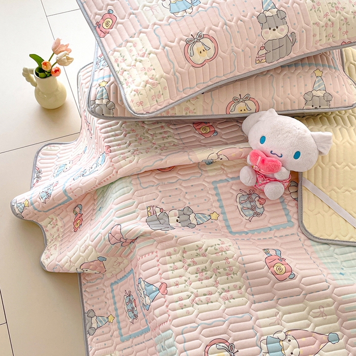 91家纺网 家纺一手货源 找家纺 沐慕 2026新款小清新凉感丝乳胶凉席三件套 粉格帽宠