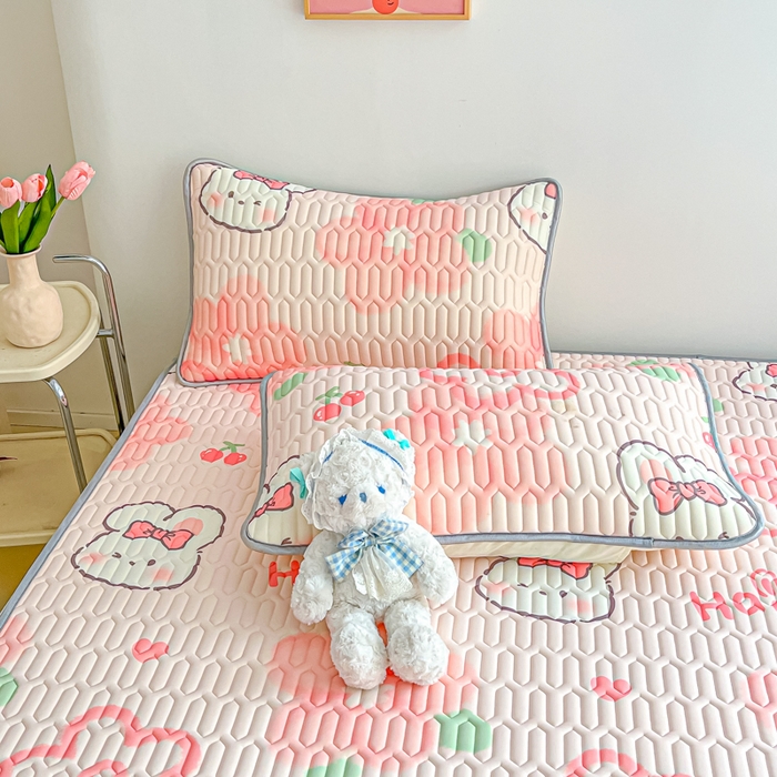 91家纺网 家纺一手货源 找家纺 沐慕 2026新款小清新凉感丝乳胶凉席三件套 花花粉兔