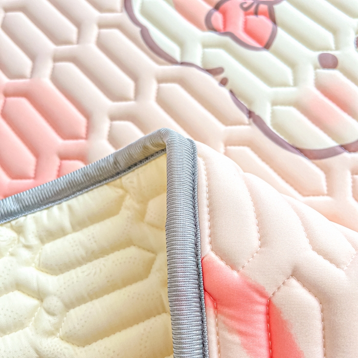 91家纺网 家纺一手货源 找家纺 沐慕 2026新款小清新凉感丝乳胶凉席三件套 花花粉兔