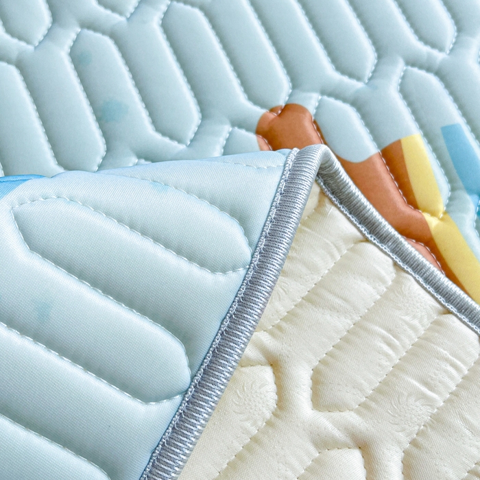 91家纺网 家纺一手货源 找家纺 沐慕 2026新款小清新凉感丝乳胶凉席三件套 腊肠狗