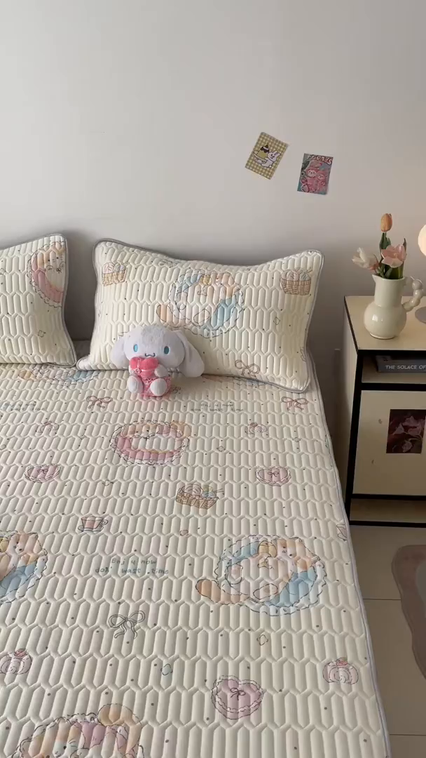 91家纺网 家纺一手货源 找家纺 沐慕 2026新款小清新凉感丝乳胶凉席三件套 萝莉猫