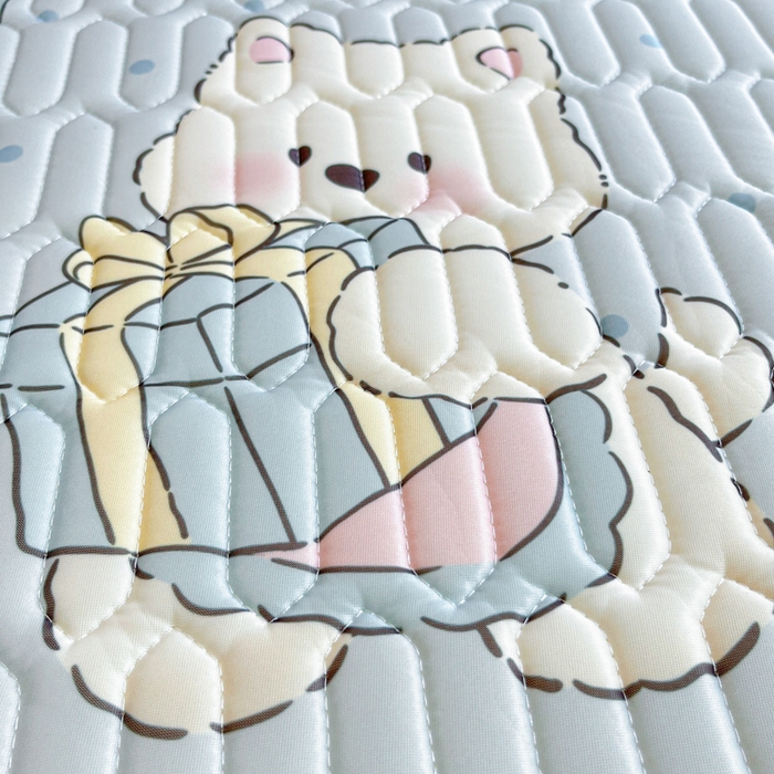 91家纺网 家纺一手货源 找家纺 沐慕 2026新款小清新凉感丝乳胶凉席三件套 萌宠礼物