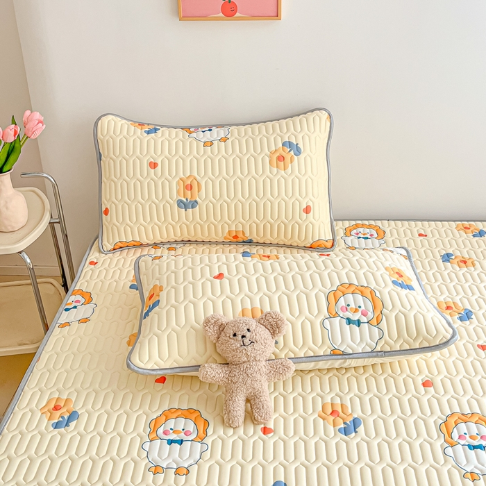 91家纺网 家纺一手货源 找家纺 沐慕 2026新款小清新凉感丝乳胶凉席三件套 萌萌鸭