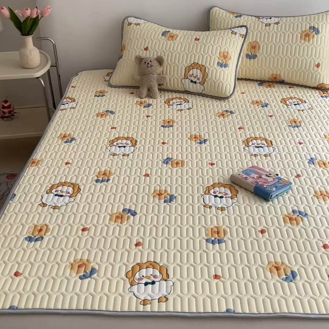 91家纺网 家纺一手货源 找家纺 沐慕 2026新款小清新凉感丝乳胶凉席三件套 萌萌鸭