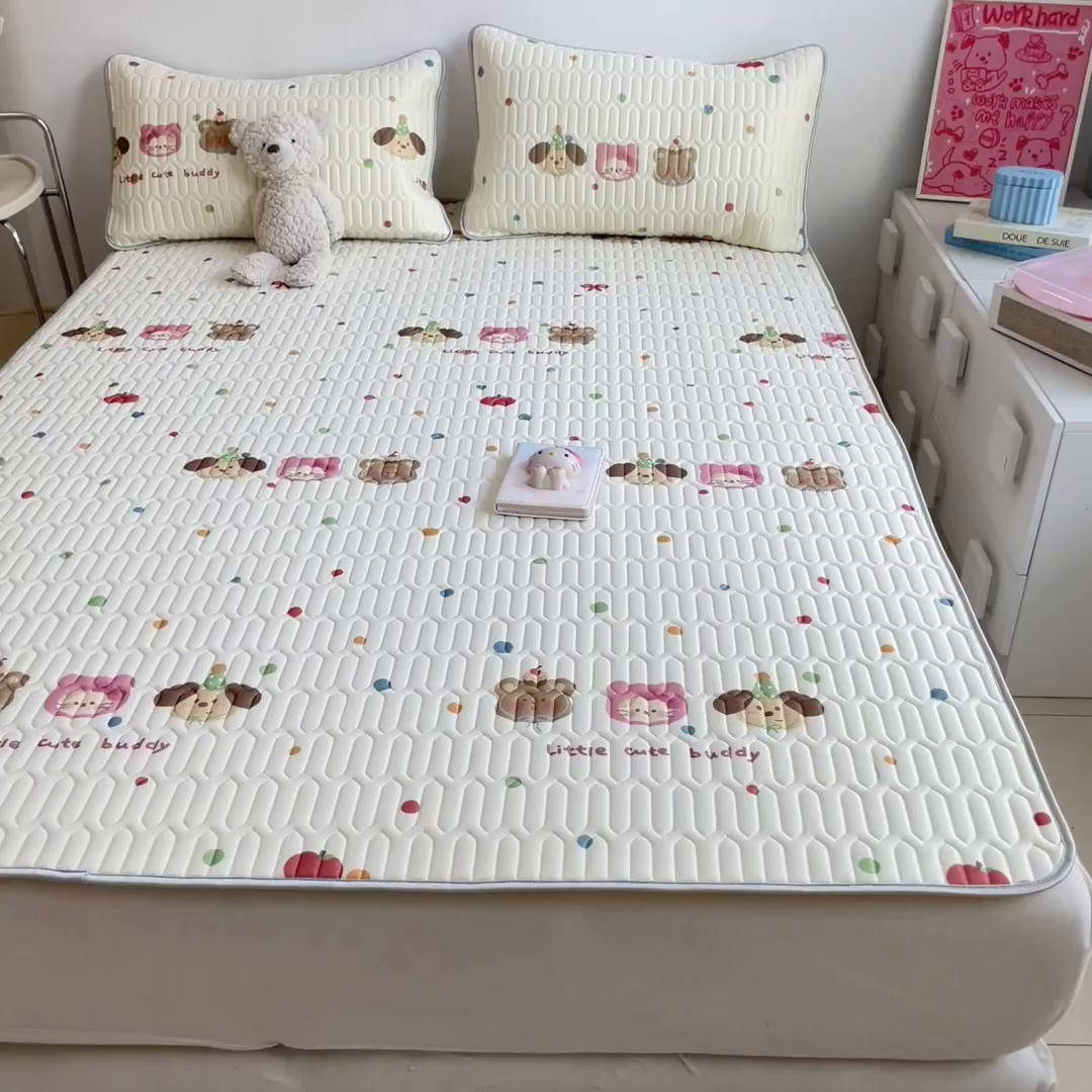 91家纺网 家纺一手货源 找家纺 沐慕 2026新款小清新凉感丝乳胶凉席三件套 三小只