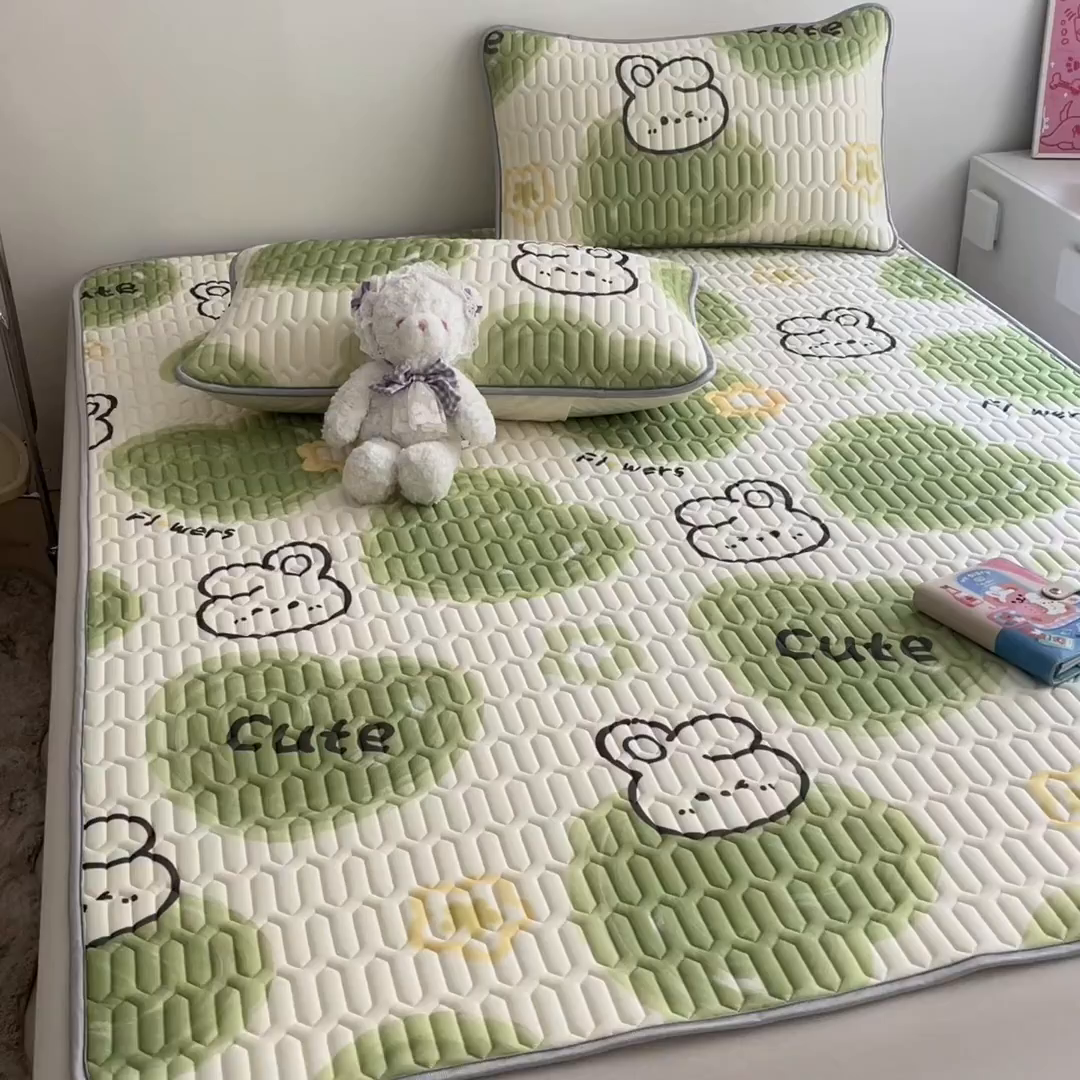 91家纺网 家纺一手货源 找家纺 沐慕 2026新款小清新凉感丝乳胶凉席三件套 森系兔