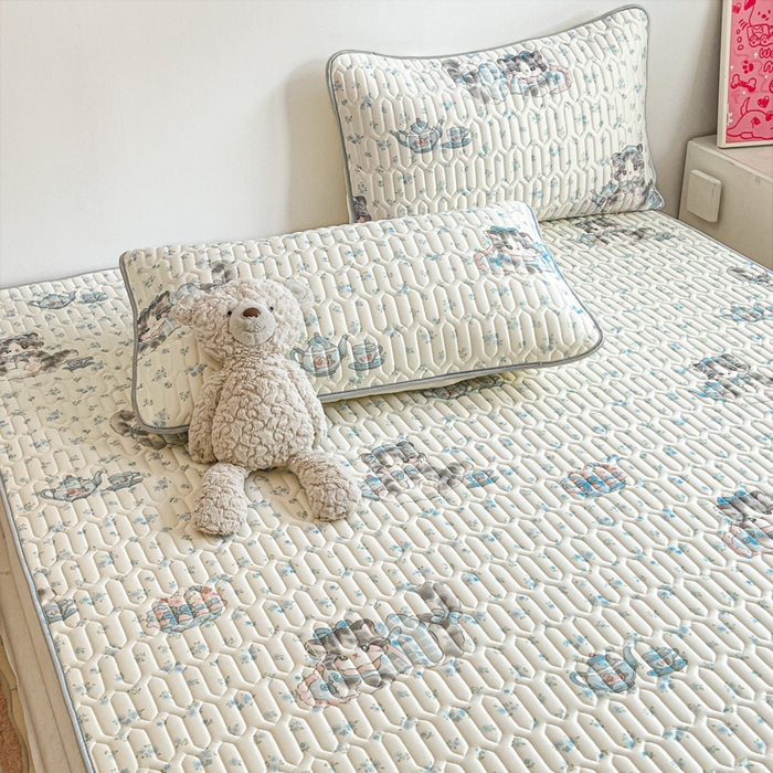 91家纺网 家纺一手货源 找家纺 沐慕 2026新款小清新凉感丝乳胶凉席三件套 碎花小猫