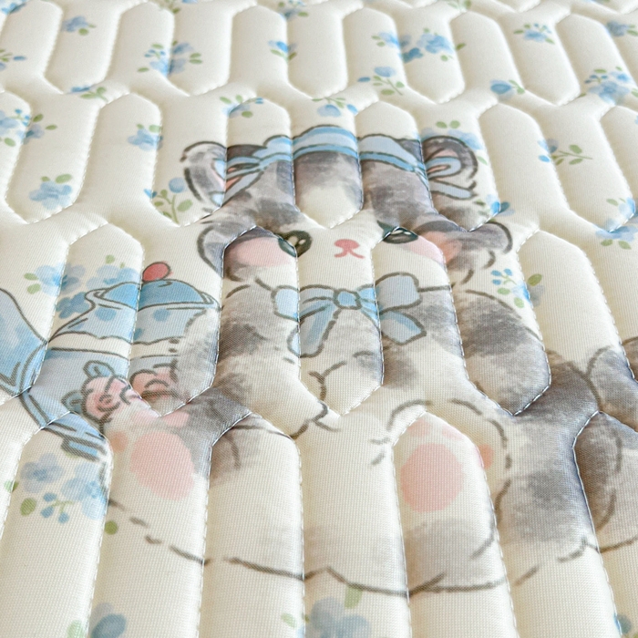 91家纺网 家纺一手货源 找家纺 沐慕 2026新款小清新凉感丝乳胶凉席三件套 碎花小猫