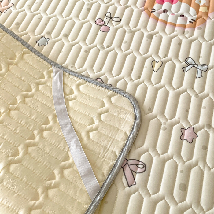 91家纺网 家纺一手货源 找家纺 沐慕 2026新款小清新凉感丝乳胶凉席三件套 糖果甜梦园